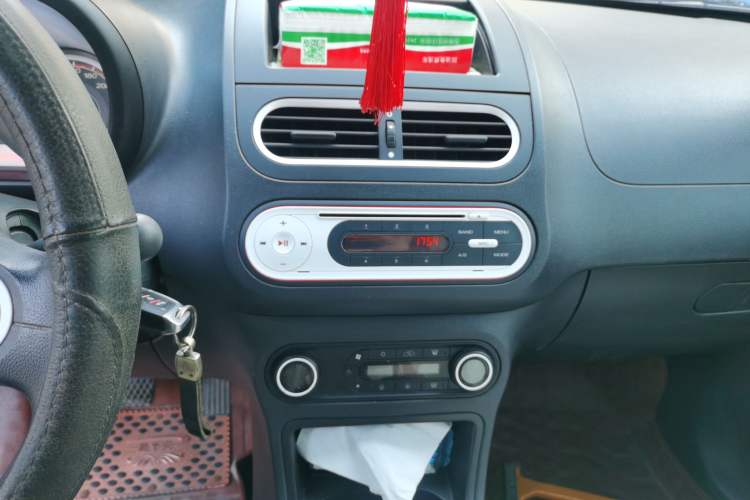 Used MG 3SW 2015 1.5L AMT Elite Model Audio And AC Panel