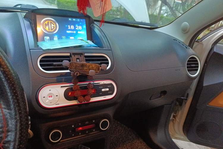 Used MG 3SW 2015 1.5L AMT Elite Model Audio And AC Panel