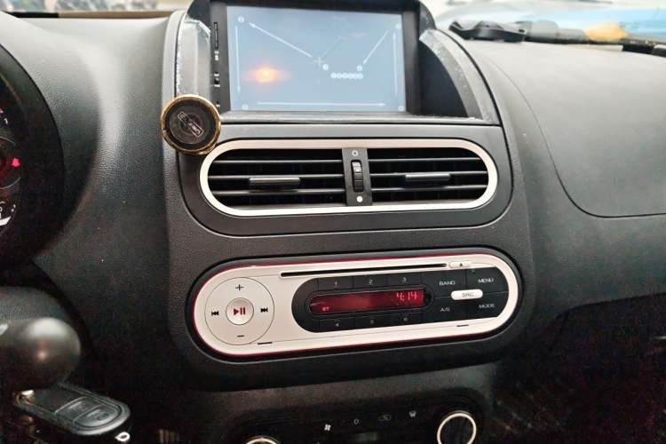 Used MG 3SW 2015 1.5L AMT Elite Model Audio And AC Panel