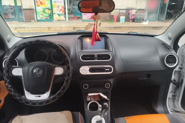 Used MG 3SW 2015 1.5L AMT Elite Model Center Console