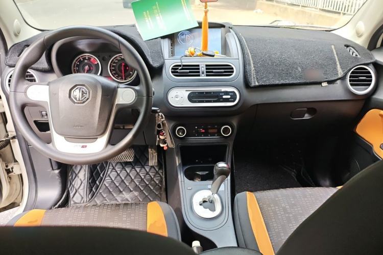Used MG 3SW 2015 1.5L AMT Elite Model Center Console