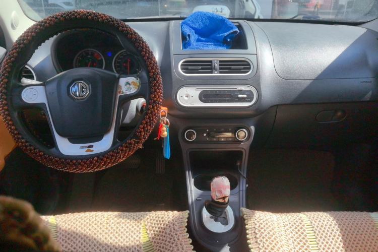 Used MG 3SW 2015 1.5L AMT Elite Model Center Console