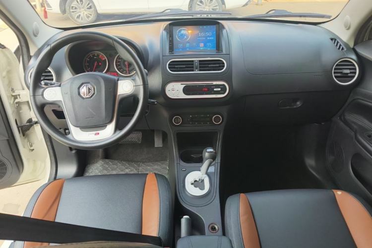 Used MG 3SW 2015 1.5L AMT Elite Model Center Console