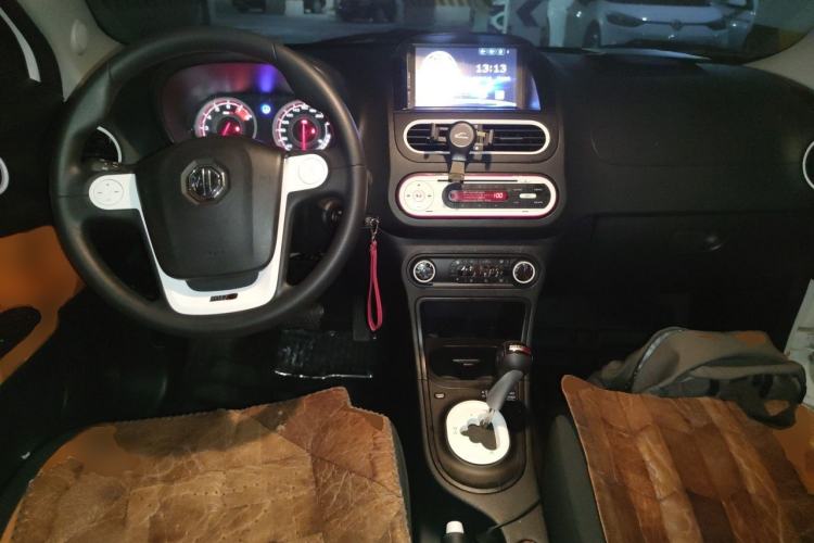 Used MG 3SW 2015 1.5L AMT Elite Model Center Console