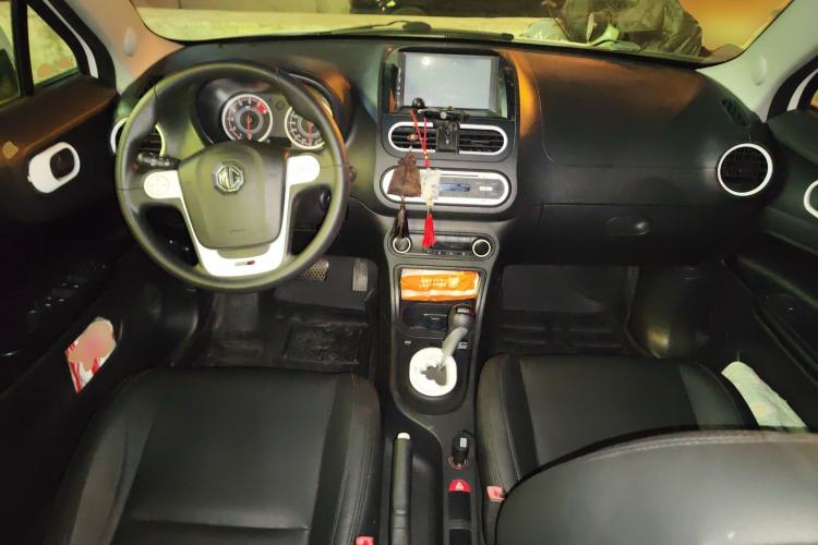 Used MG 3SW 2015 1.5L AMT Elite Model Center Console