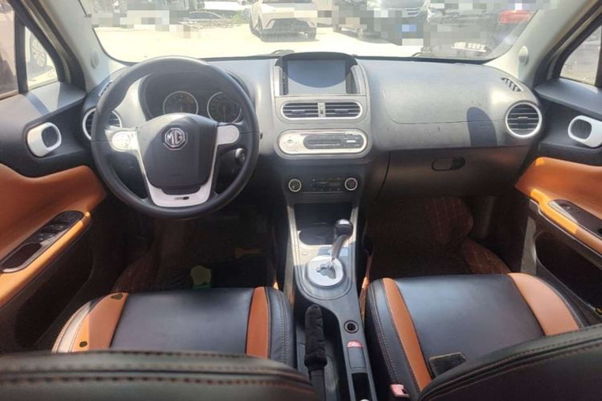 Used MG 3SW 2015 1.5L AMT Elite Model Center Console