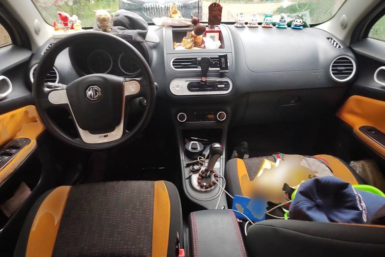 Used MG 3SW 2015 1.5L AMT Elite Model Center Console