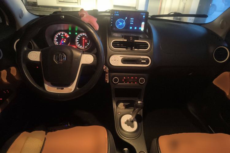 Used MG 3SW 2015 1.5L AMT Elite Model Center Console