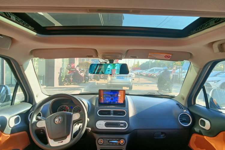 Used MG 3SW 2015 1.5L AMT Elite Model Center Console