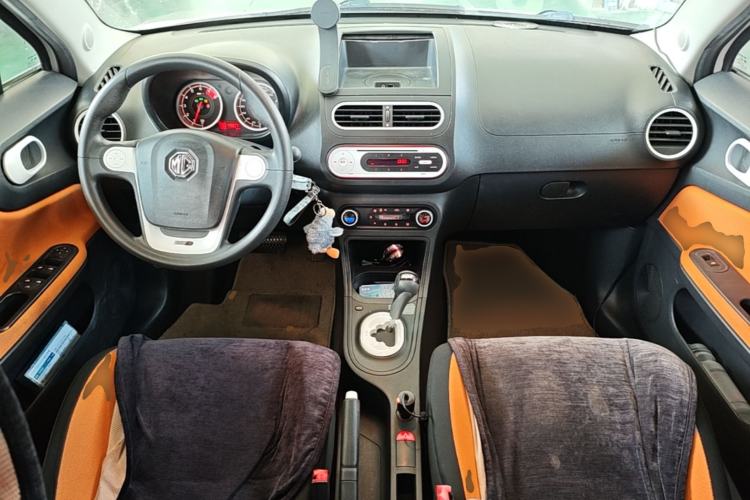 Used MG 3SW 2015 1.5L AMT Elite Model Center Console