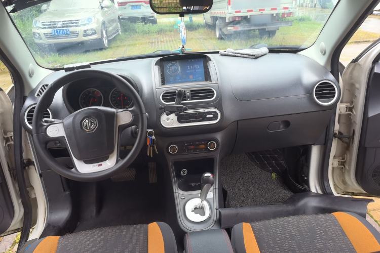 Used MG 3SW 2015 1.5L AMT Elite Model Center Console