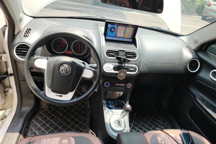 Used MG 3SW 2015 1.5L AMT Elite Model Center Console