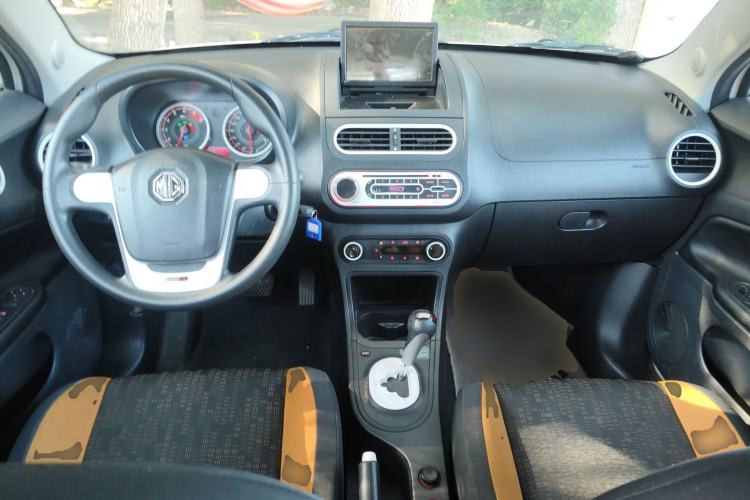 Used MG 3SW 2015 1.5L AMT Elite Model Center Console