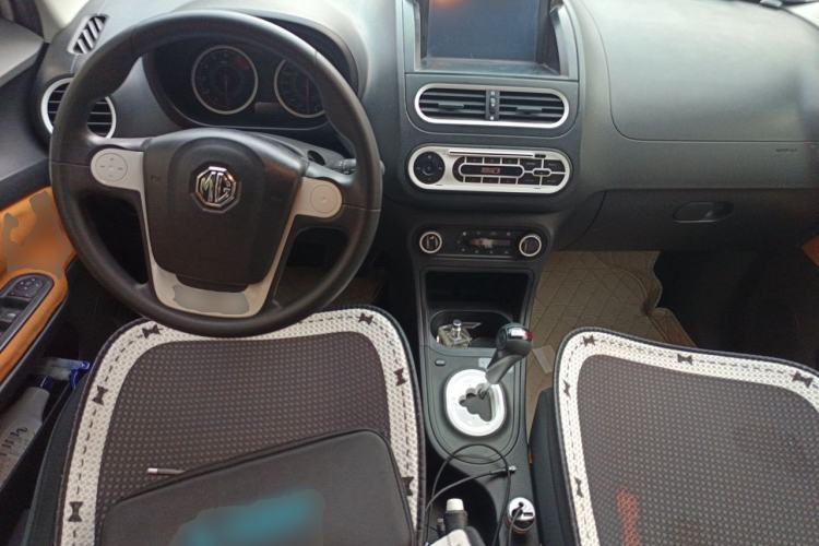 Used MG 3SW 2015 1.5L AMT Elite Model Center Console
