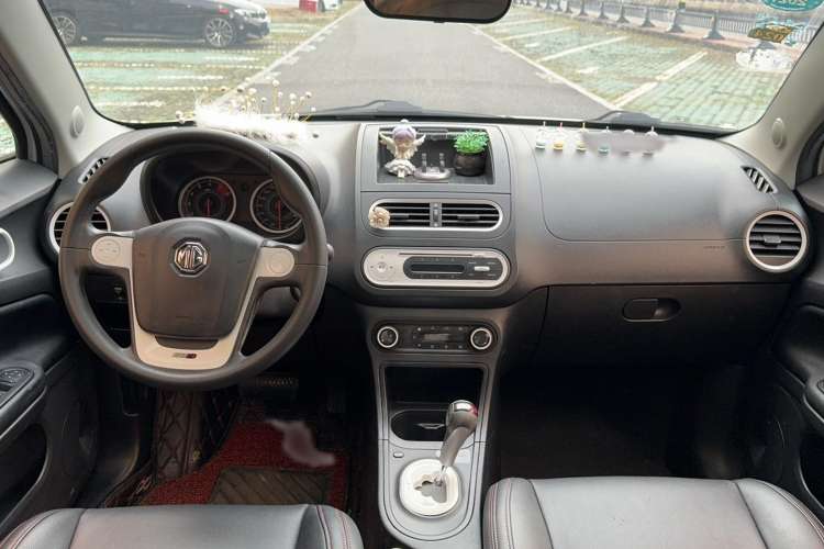 Used MG 3SW 2015 1.5L AMT Elite Model Center Console