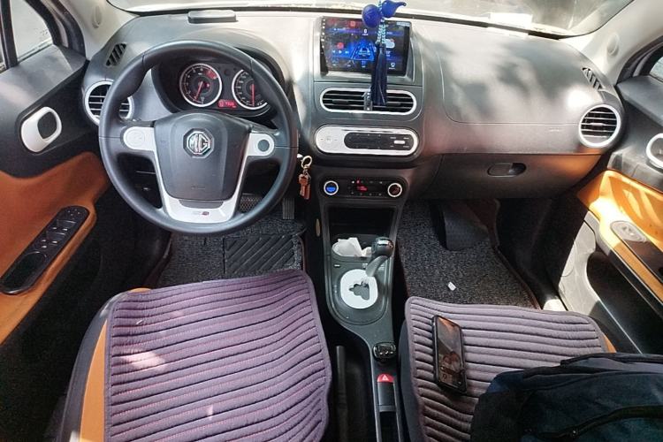 Used MG 3SW 2015 1.5L AMT Elite Model Center Console