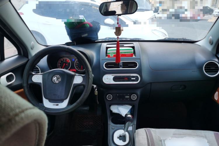 Used MG 3SW 2015 1.5L AMT Elite Model Center Console