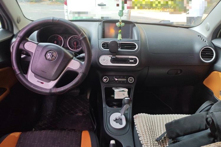 Used MG 3SW 2015 1.5L AMT Elite Model Center Console