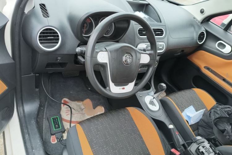 Used MG 3SW 2015 1.5L AMT Elite Model Center Console