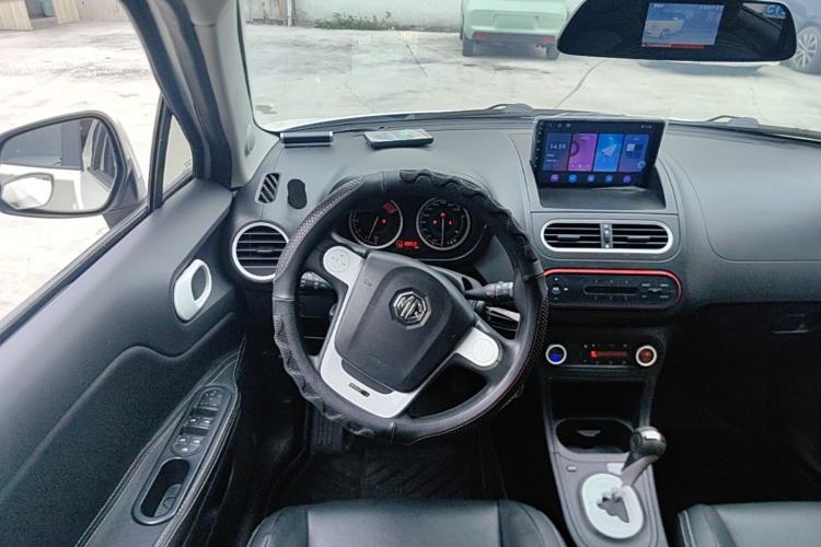 Used MG 3SW 2015 1.5L AMT Elite Model Center Console