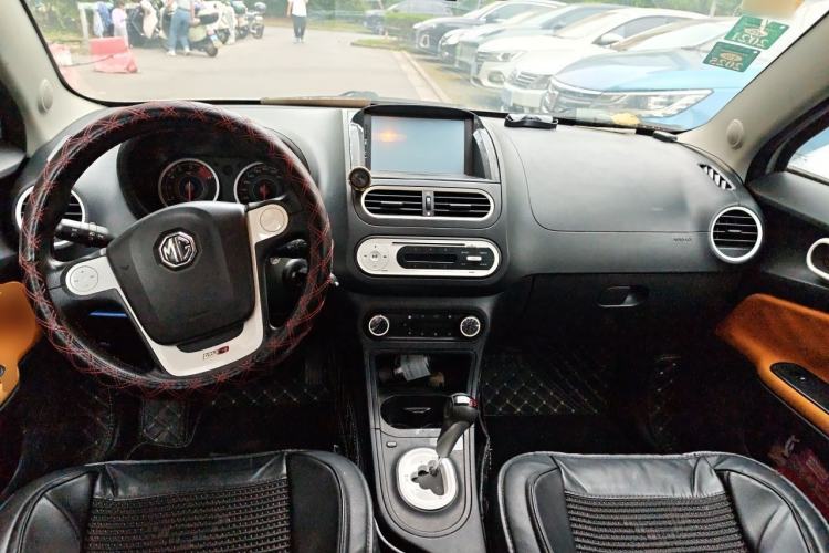 Used MG 3SW 2015 1.5L AMT Elite Model Center Console