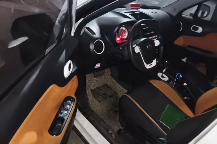 Used MG 3SW 2015 1.5L AMT Elite Model Driver Seat
