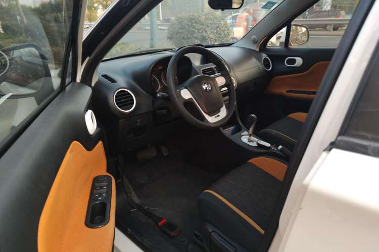 Used MG 3SW 2015 1.5L AMT Elite Model Driver Seat