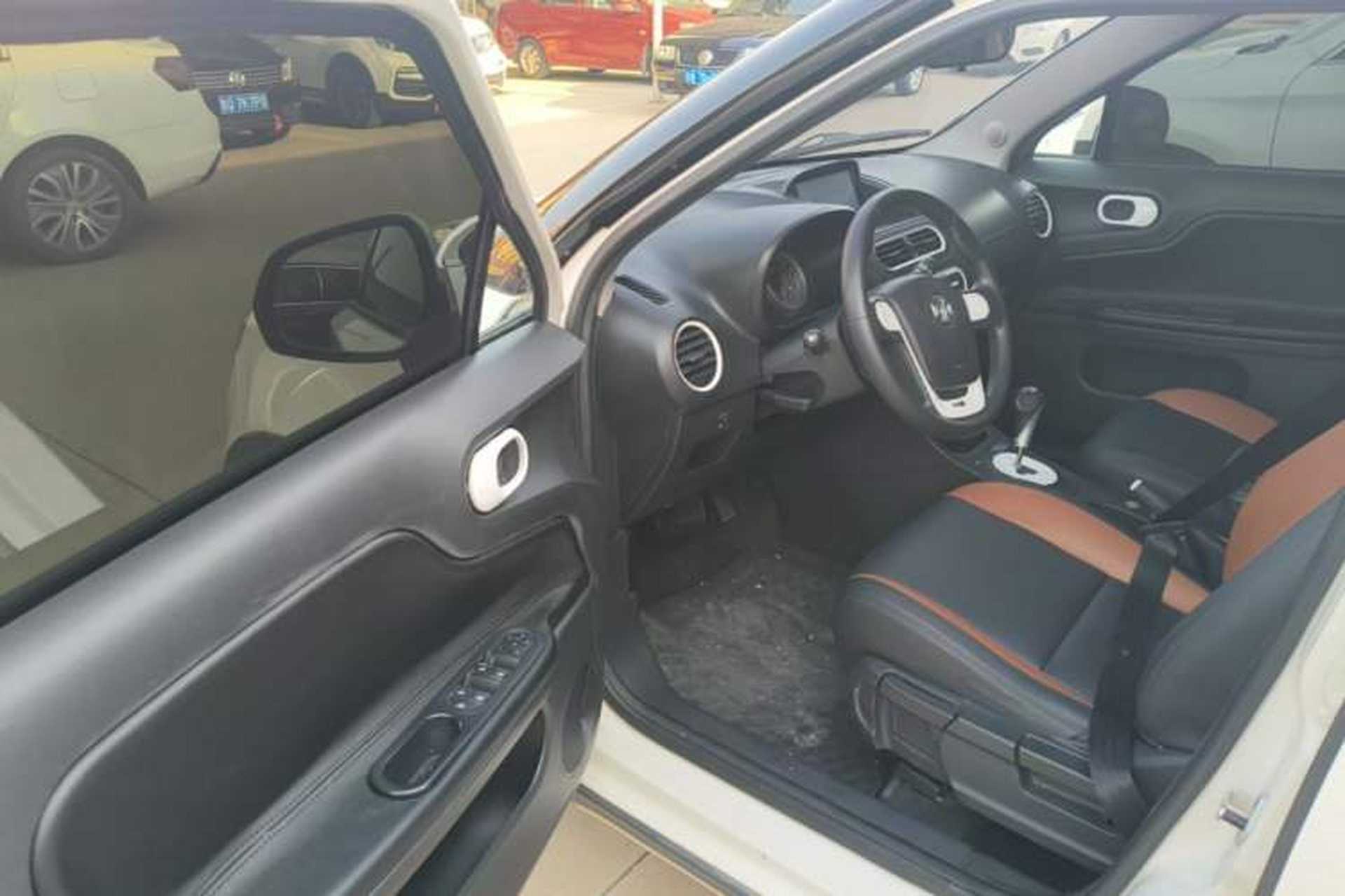 Used MG 3SW 2015 1.5L AMT Elite Model Driver Seat