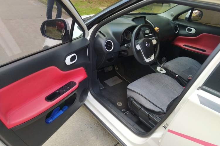 Used MG 3SW 2015 1.5L AMT Elite Model Driver Seat