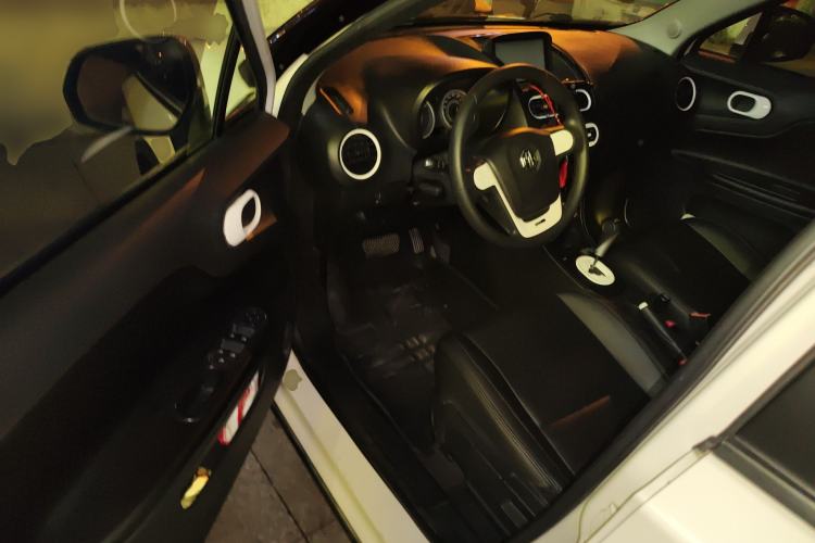 Used MG 3SW 2015 1.5L AMT Elite Model Driver Seat