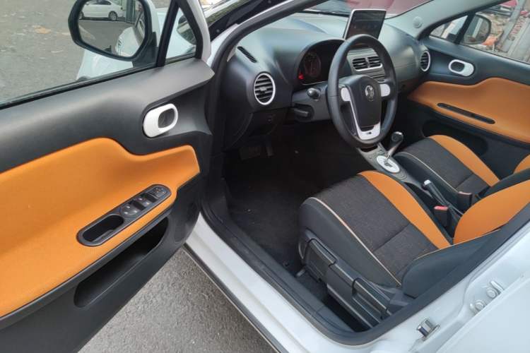 Used MG 3SW 2015 1.5L AMT Elite Model Driver Seat
