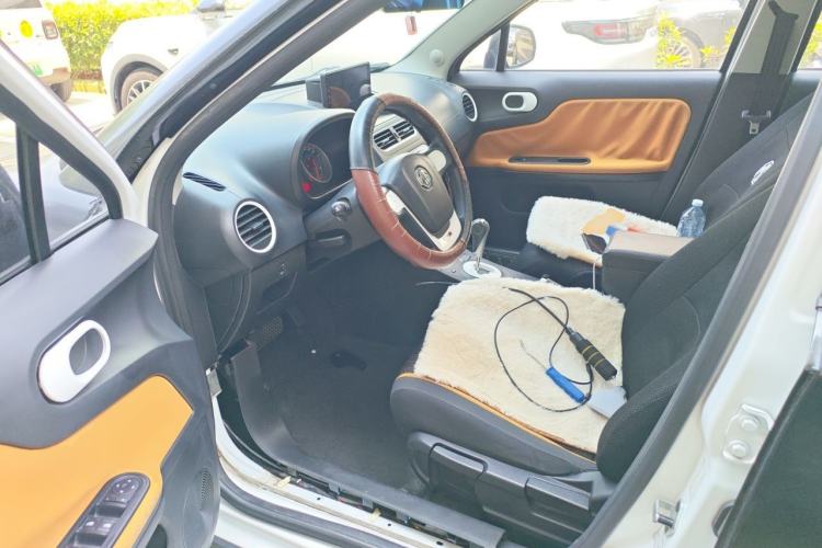Used MG 3SW 2015 1.5L AMT Elite Model Driver Seat