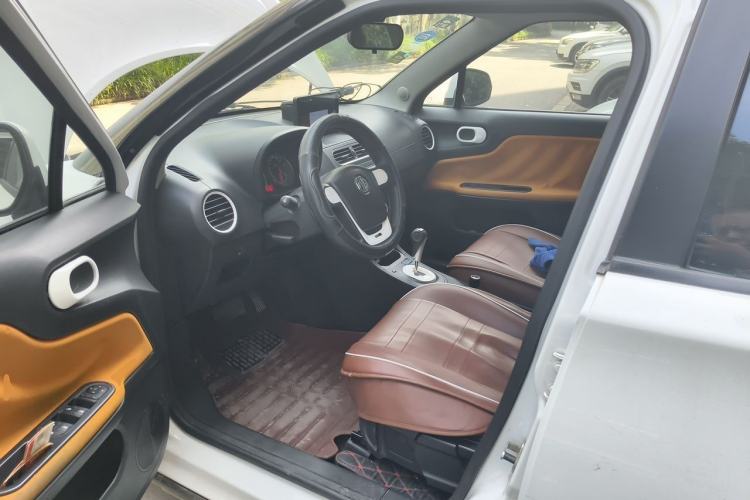 Used MG 3SW 2015 1.5L AMT Elite Model Driver Seat