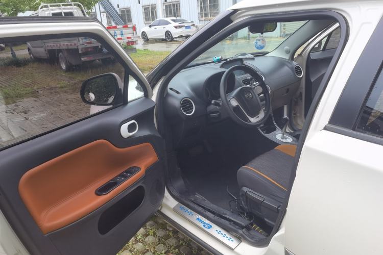 Used MG 3SW 2015 1.5L AMT Elite Model Driver Seat