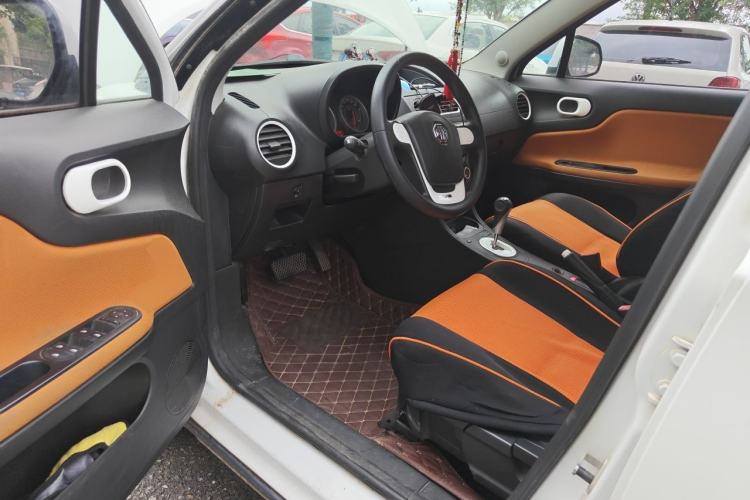 Used MG 3SW 2015 1.5L AMT Elite Model Driver Seat