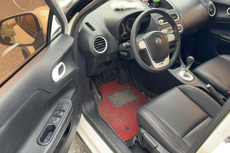 Used MG 3SW 2015 1.5L AMT Elite Model Driver Seat