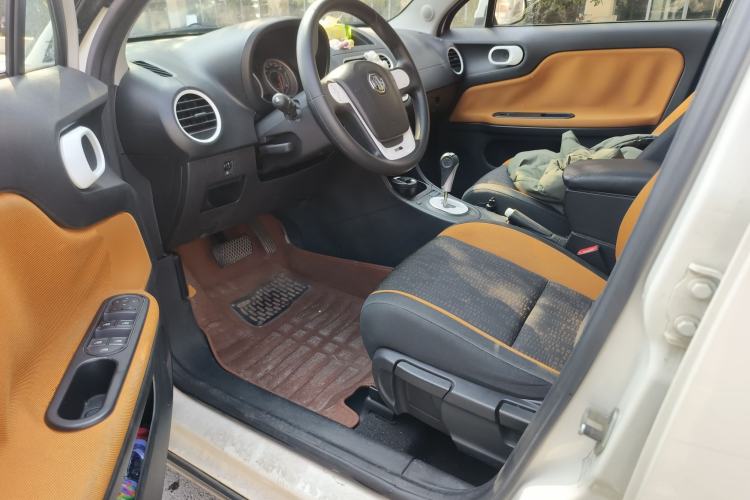 Used MG 3SW 2015 1.5L AMT Elite Model Driver Seat