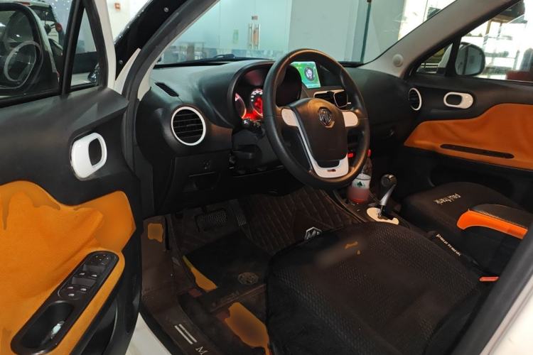 Used MG 3SW 2015 1.5L AMT Elite Model Driver Seat
