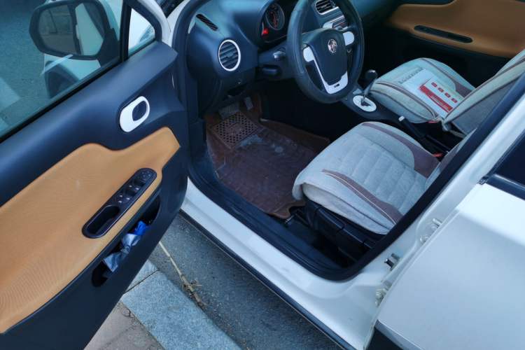 Used MG 3SW 2015 1.5L AMT Elite Model Driver Seat