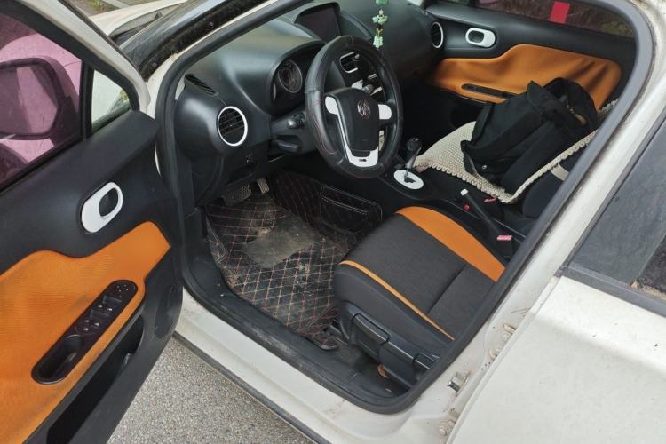 Used MG 3SW 2015 1.5L AMT Elite Model Driver Seat