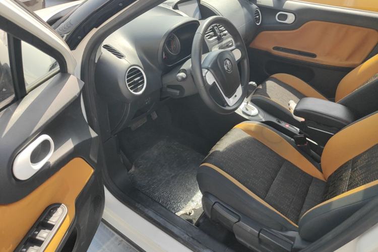 Used MG 3SW 2015 1.5L AMT Elite Model Driver Seat