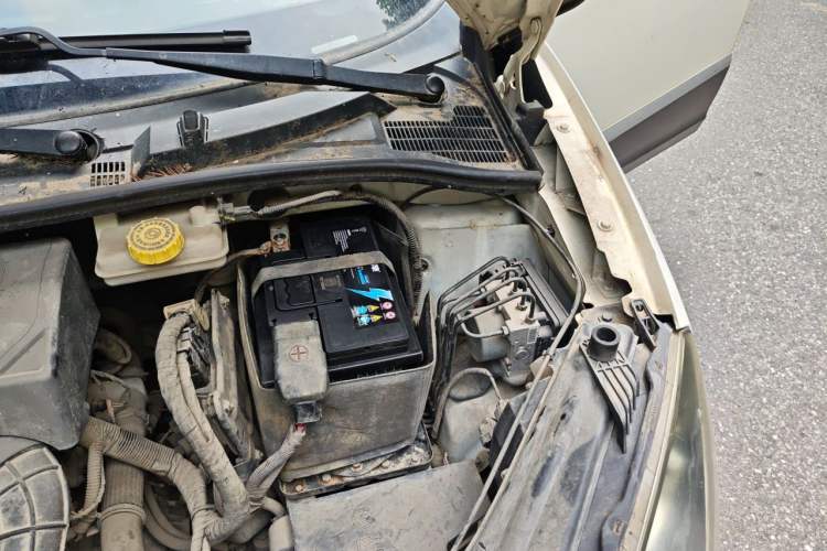 Used MG 3SW 2015 1.5L AMT Elite Model Engine Bay Left