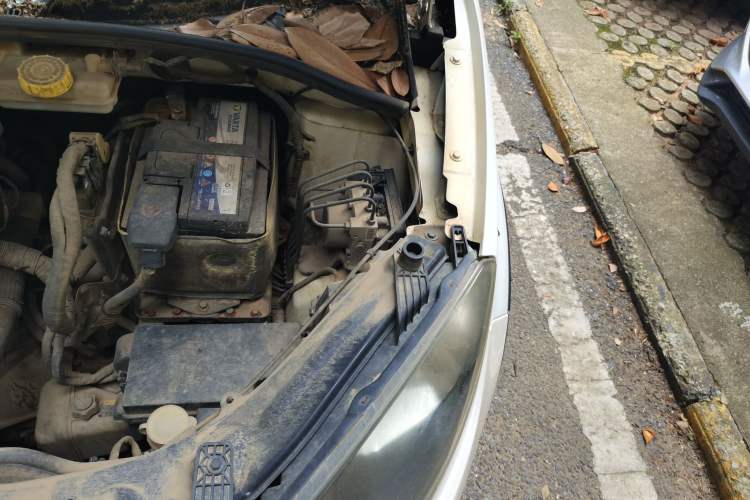 Used MG 3SW 2015 1.5L AMT Elite Model Engine Bay Left