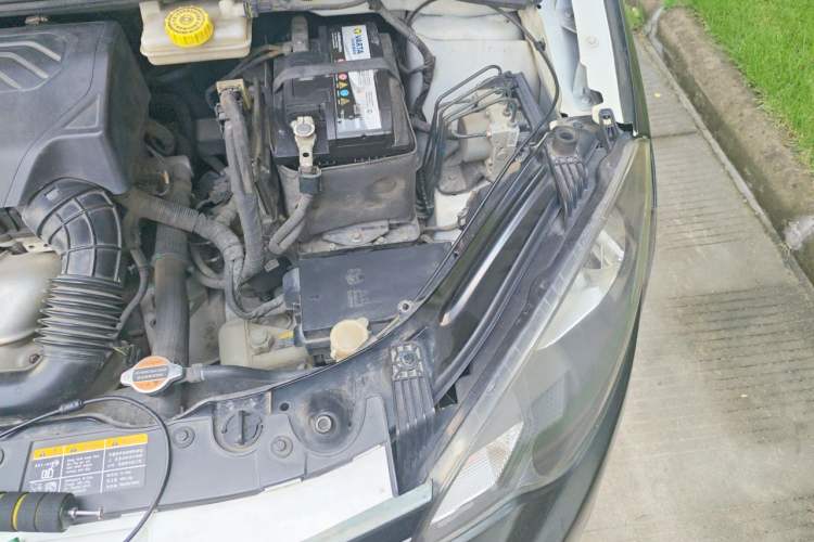 Used MG 3SW 2015 1.5L AMT Elite Model Engine Bay Left