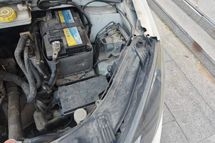 Used MG 3SW 2015 1.5L AMT Elite Model Engine Bay Left