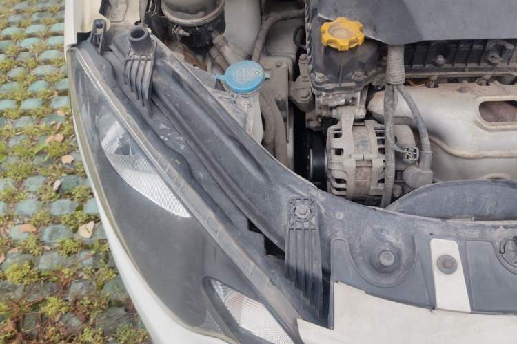 Used MG 3SW 2015 1.5L AMT Elite Model Engine Bay Right