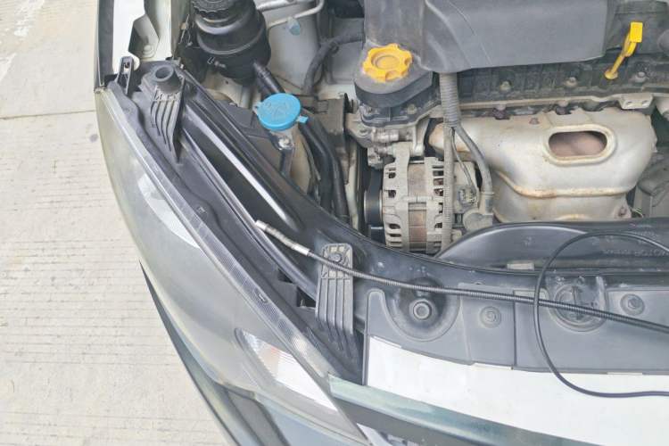 Used MG 3SW 2015 1.5L AMT Elite Model Engine Bay Right