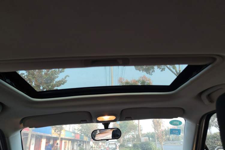 Used MG 3SW 2015 1.5L AMT Elite Model Headliner