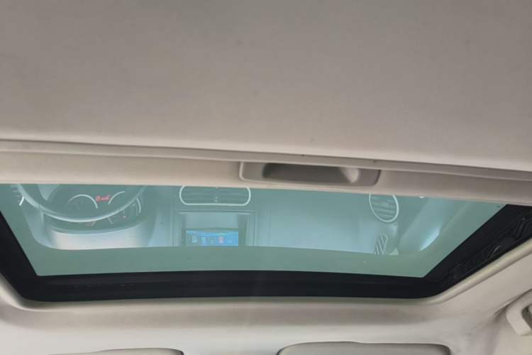 Used MG 3SW 2015 1.5L AMT Elite Model Headliner