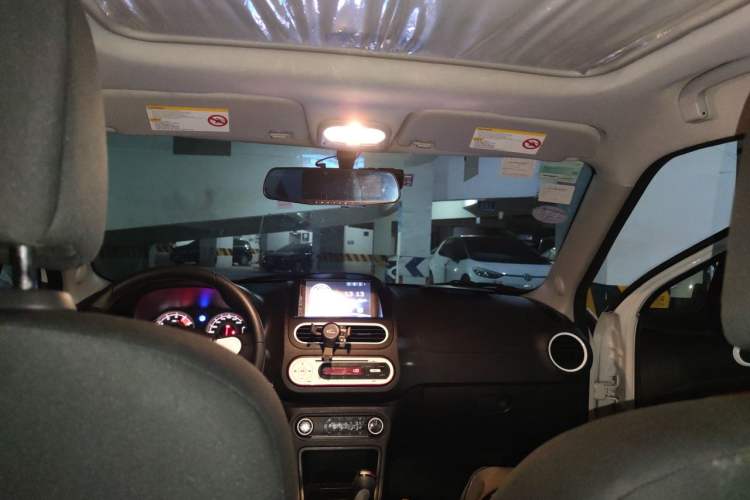 Used MG 3SW 2015 1.5L AMT Elite Model Headliner